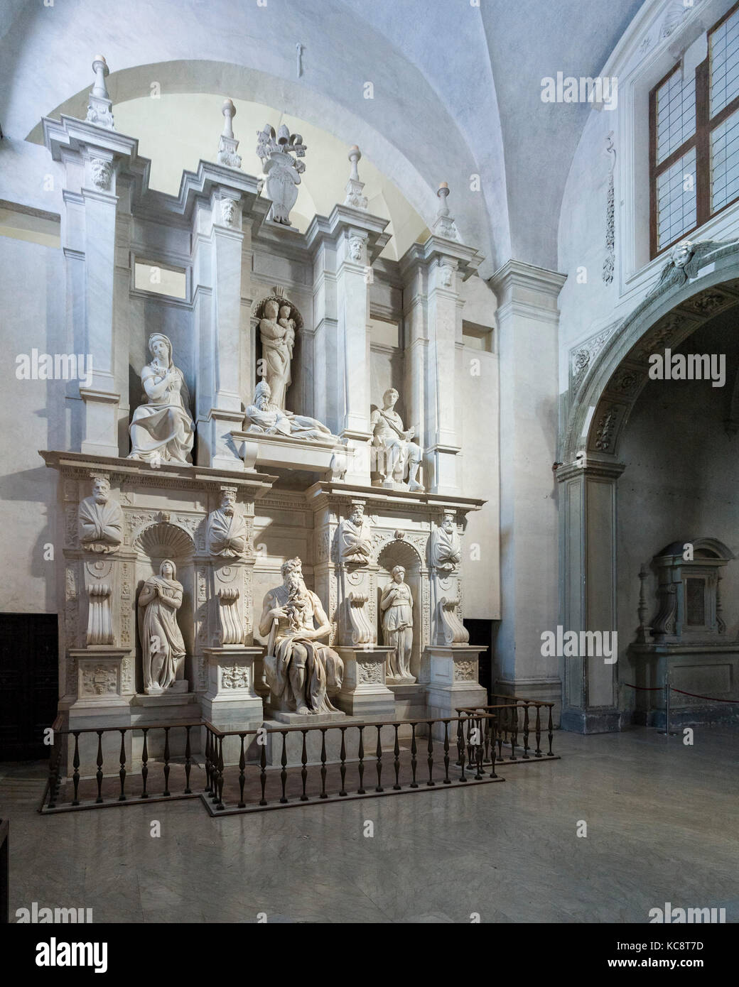 Roma. L'Italia. La tomba di papa Giulio II, da Michelangelo Buonarroti (1475-1564), la Basilica di San Pietro in Vincoli. Mosè scultura (ca. 1513-1516) da Mi Foto Stock