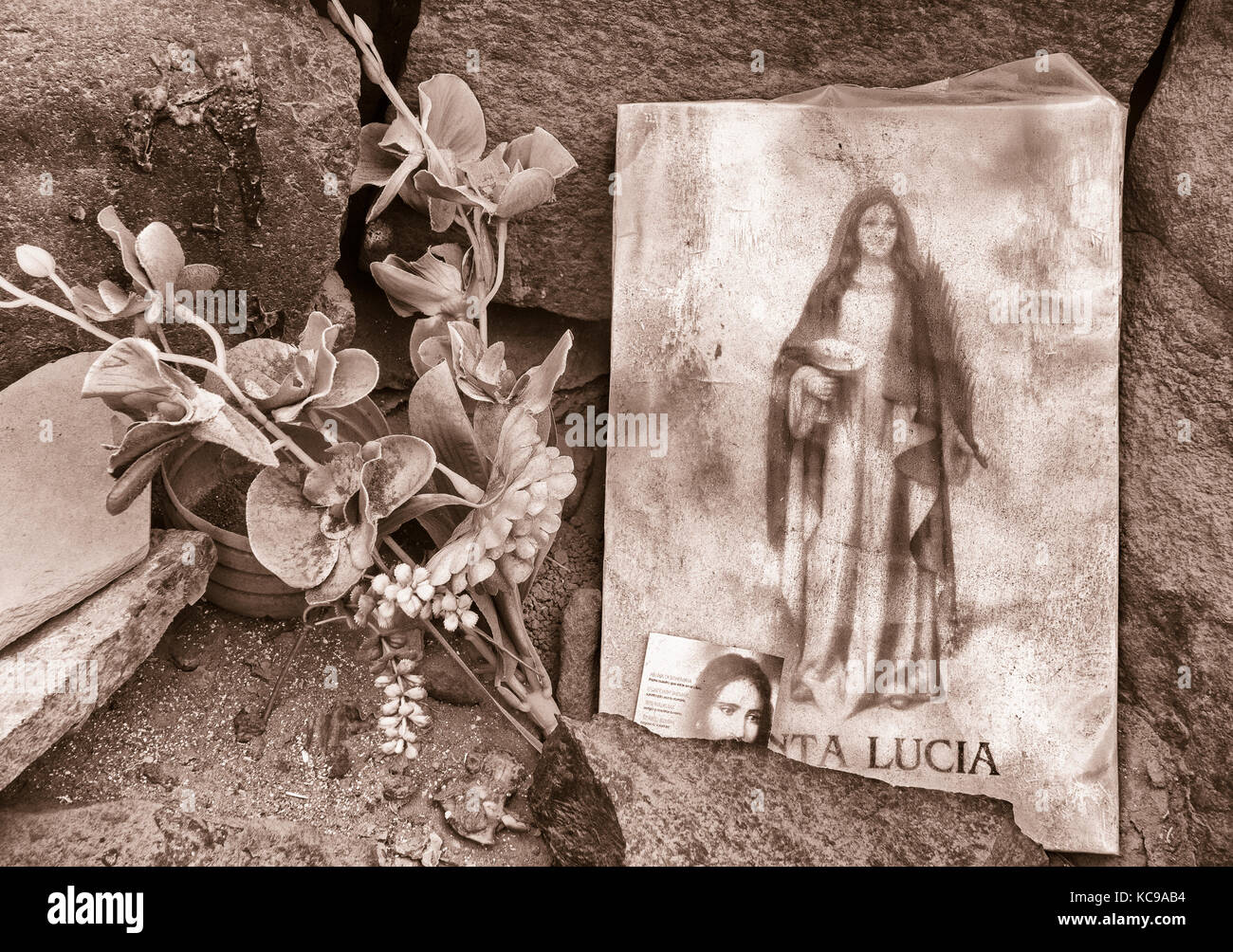 Immagine di santa lucia, patrono dei non vedenti come pure gli autori, contadini..., sulla spiaggia in Spagna Foto Stock