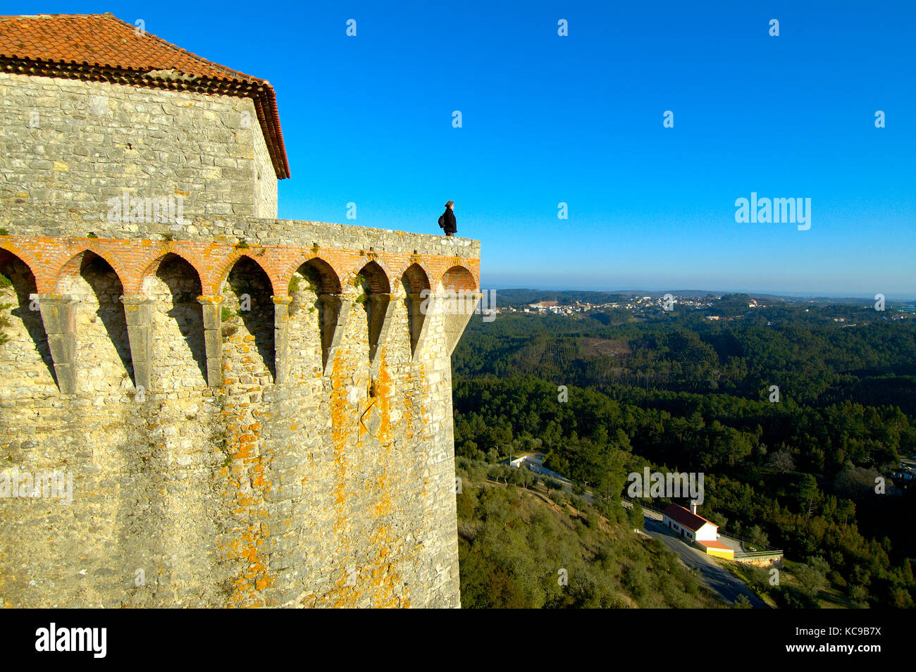 Il potente castello di Ourém, risalente al XII secolo. Portogallo Foto Stock