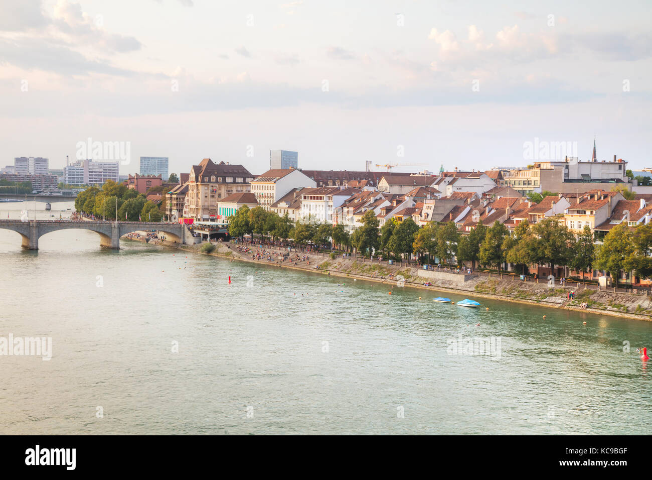 Panoramica aerea del paesaggio urbano di Basilea in Svizzera Foto Stock