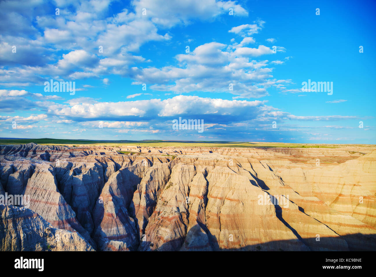 Vista panoramica al Parco nazionale Badlands, Dakota del Sud, Stati Uniti d'America su acloudy giorno Foto Stock