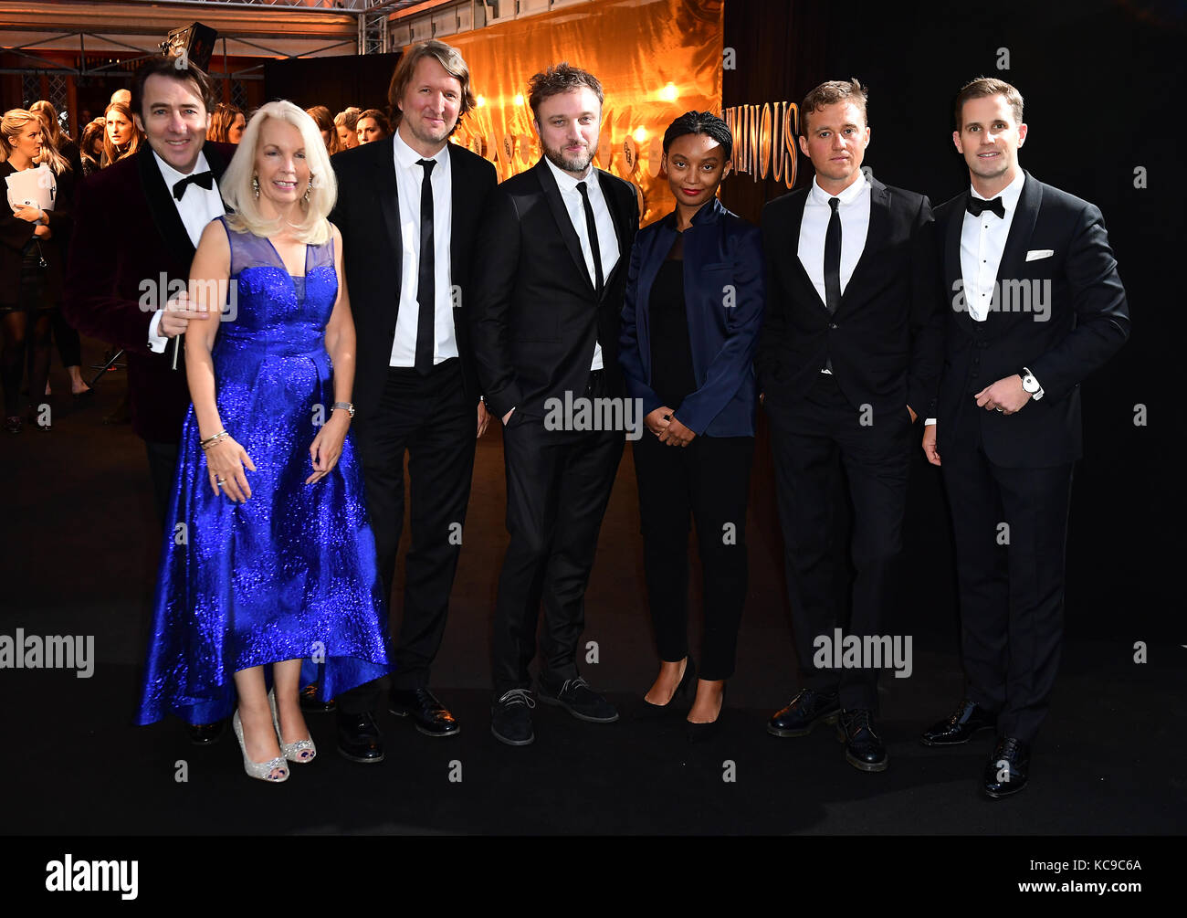 Jonathan Ross, Amanda nevill, josh Berger, daniel kokotaijlo, rungano nyoni, Michael pearce e Chris grainger-herr frequentando il bfi luminosa gala di beneficenza tenutasi presso la Guildhall, Londra. Foto Stock