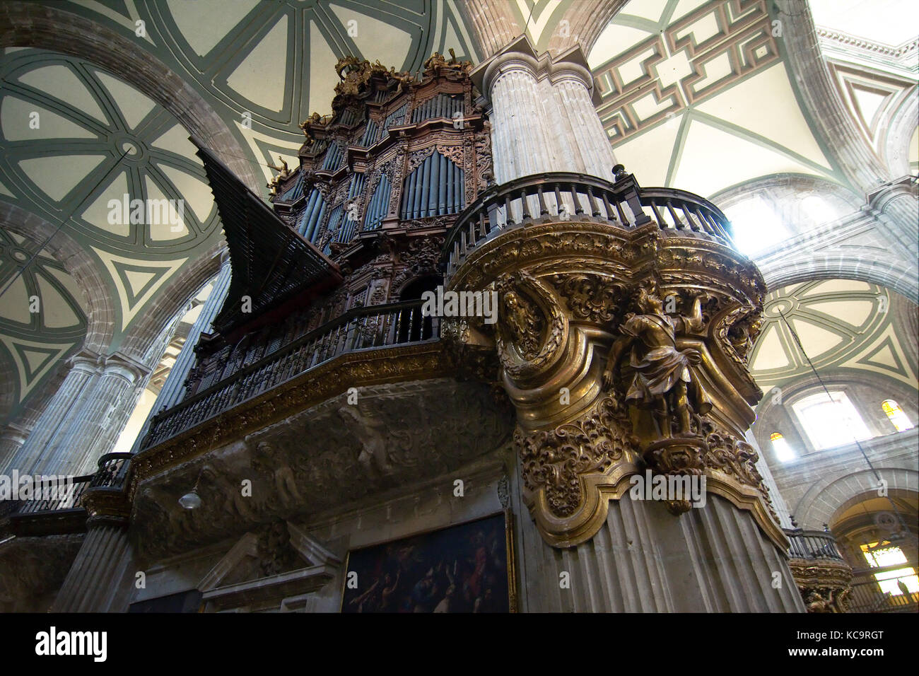 Città del Messico, Messico - 2017: Organo di tubi della Cattedrale Metropolitana. Foto Stock