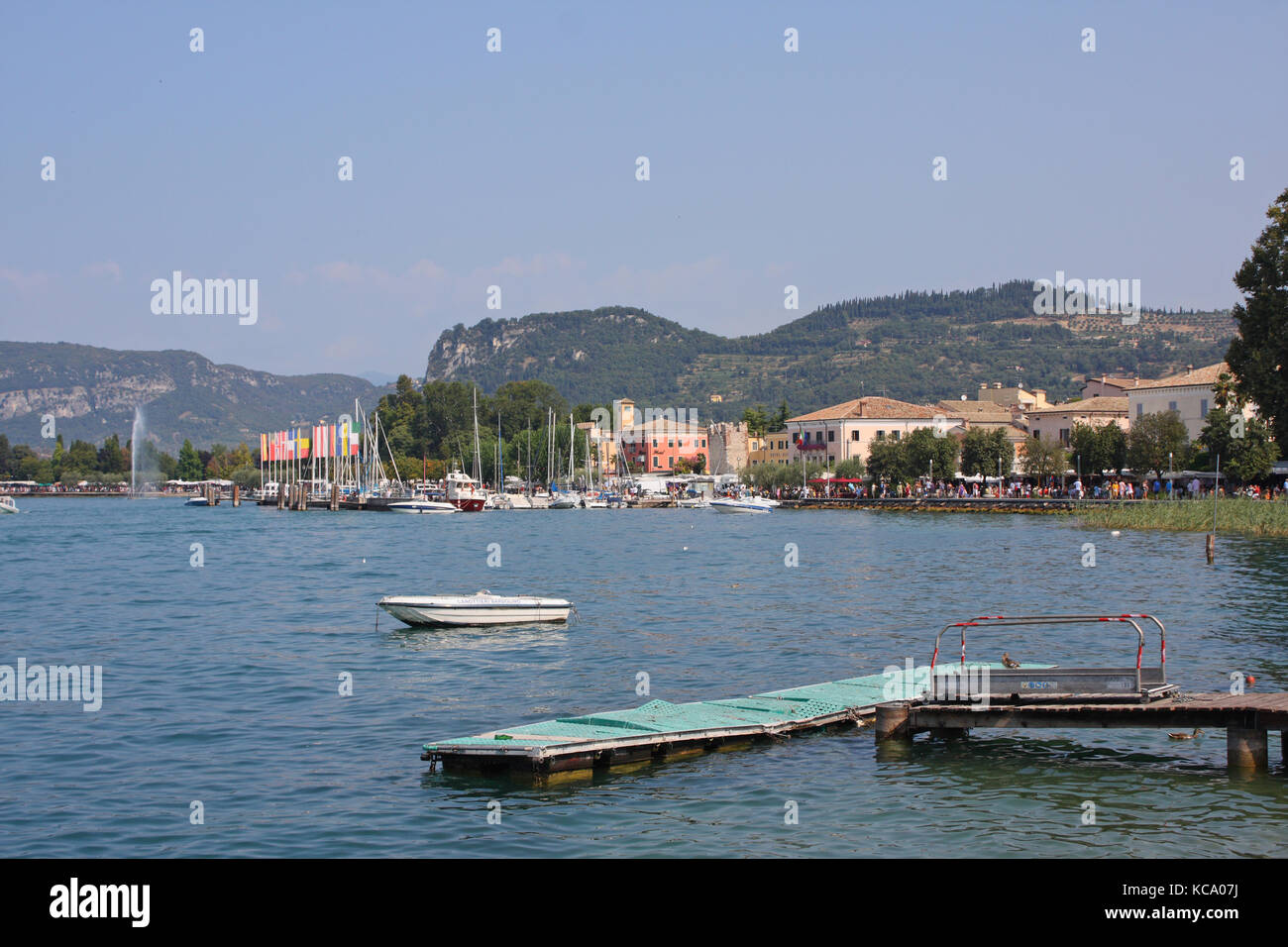 Markt an der Promenade di Bardolino am Gardasee Foto Stock