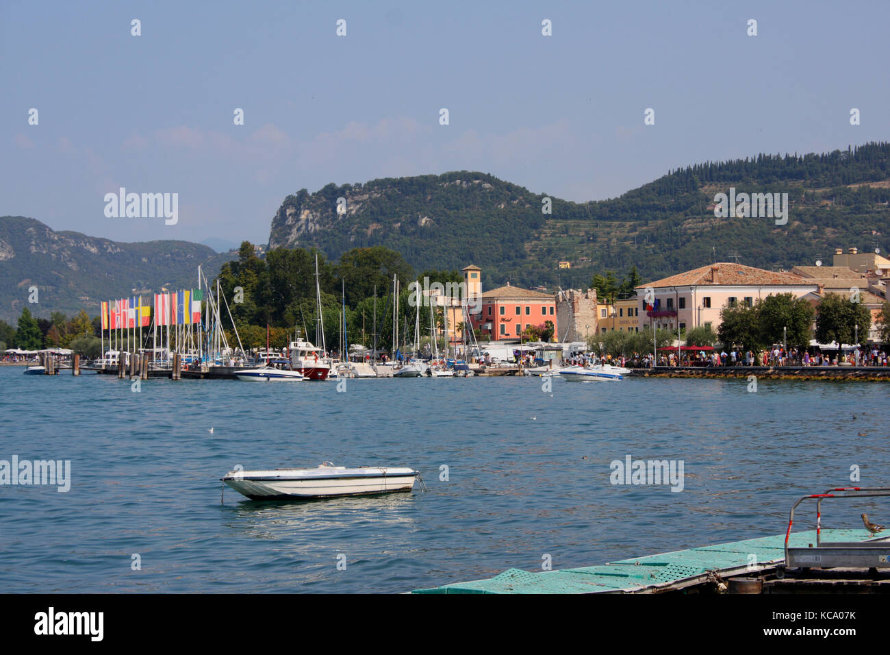 Markt an der Promenade di Bardolino am Gardasee Foto Stock