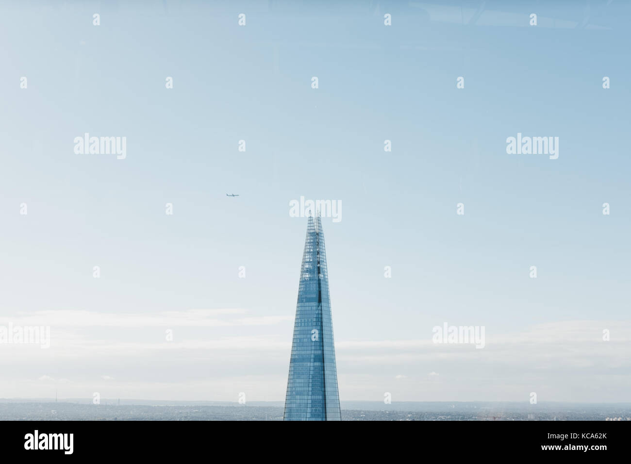 Aereo sopra Shard, il più alto edificio della città. Vista dal giardino del cielo, il più alto giardino pubblico di Londra. Spazio di copia Foto Stock