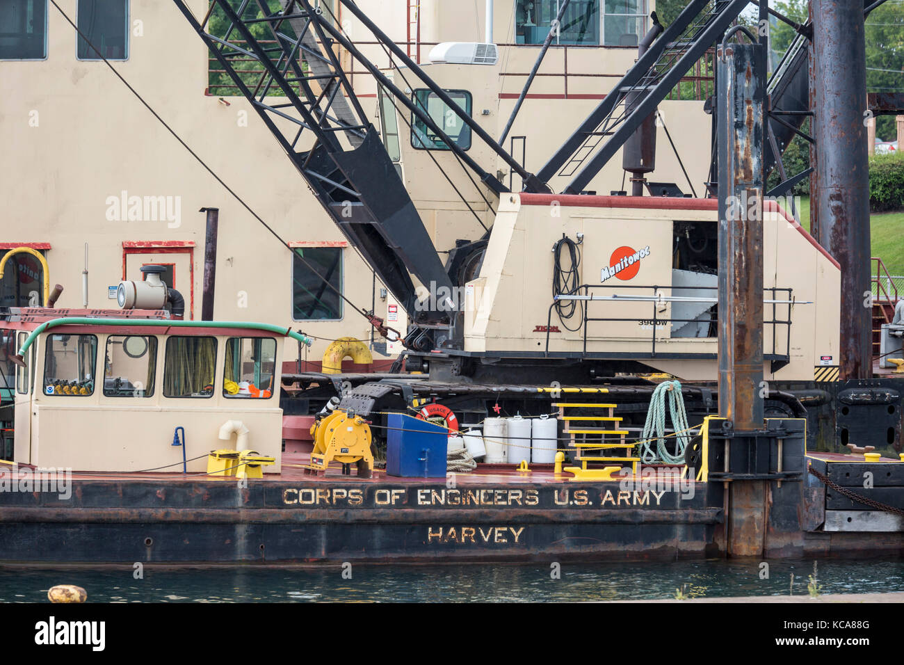 Sault Ste Marie, michigan - Un esercito degli Stati uniti in corpo degli ingegneri lavoro barca a soo serrature. Il corpo opera le serrature che consentono la spedizione tra lak Foto Stock