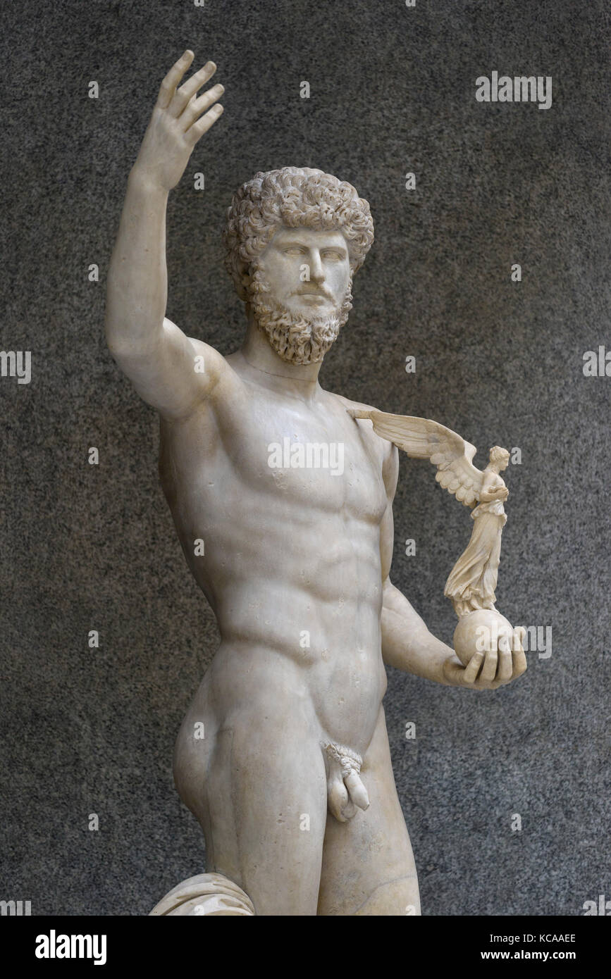 Roma. L'Italia. Statua di imperatore romano Lucius Verus come atleta vittorioso, (161-169 d.C.), Braccio Nuovo, Museo Chiaramonti, Musei Vaticani. Foto Stock