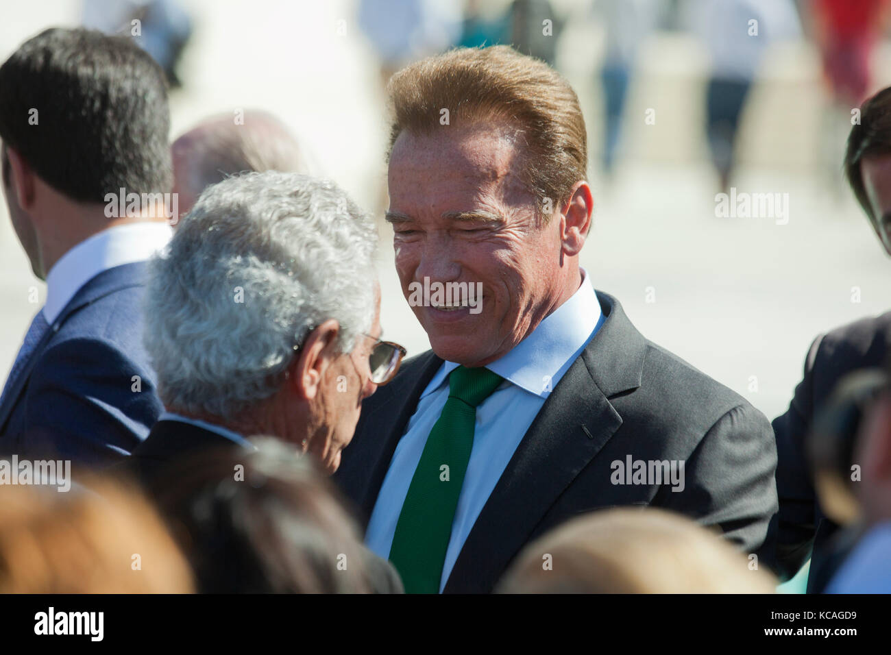 Washington, Stati Uniti. 3 ottobre 2017. Arnold Schwarzenegger, star del cinema ed ex governatore della California, parla contro l'estrazione partigiana dei distretti elettorali, mentre i giudici della Corte Suprema degli Stati Uniti ascoltano argomentazioni orali sul caso gerrymandering. Crediti: B Christopher/Alamy Live News Foto Stock