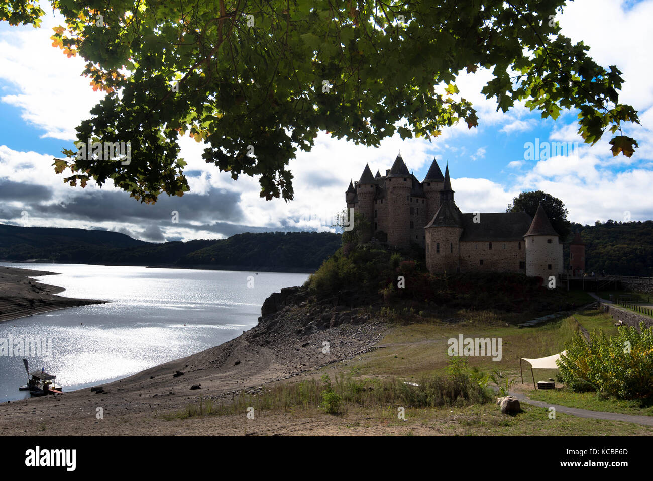Il bel castello ' Chateau de val' in Auvergne in Francia Foto Stock