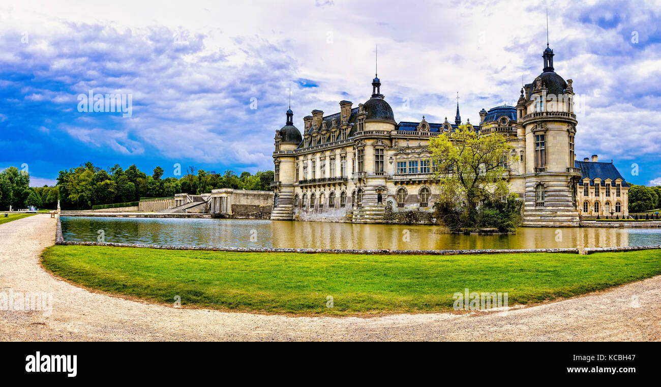 Impressionante Chateau de Chantilly,con vista sui giardini, Francia. Foto Stock