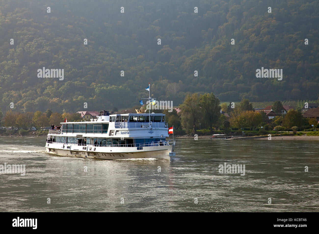 La valle di Wachau, Austria: MV Austria è uno dei numerosi traghetti che esercitano la maggior parte scenica del Danubio, il tratto fra Melk e Durnstein. Foto Stock