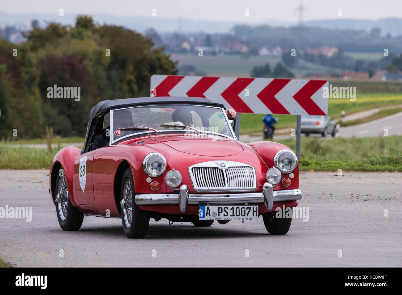 Augsburg, Germania - 1 ottobre 2017: Vettura MG oldtimer al Fuggerstadt Classic 2017 Oldtimer Rallye il 1 ottobre 2017 ad Augusta, Germania. Foto Stock