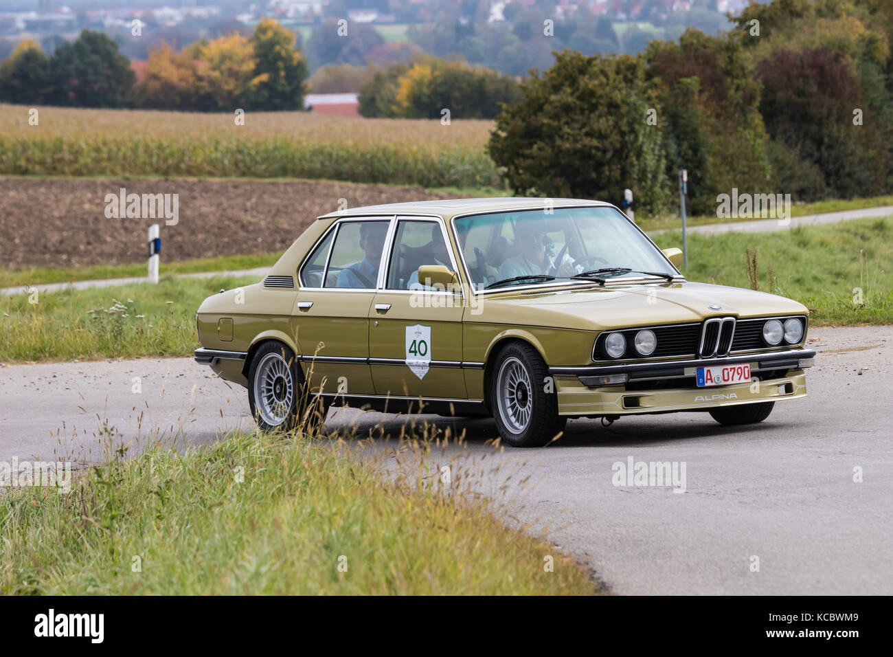 Augsburg, Germania - 1 ottobre 2017: BMW Alpina oldtimer auto presso il classico fuggerstadt 2017 oldtimer rallye il 1 ottobre 2017 ad Augsburg, Germania. Foto Stock