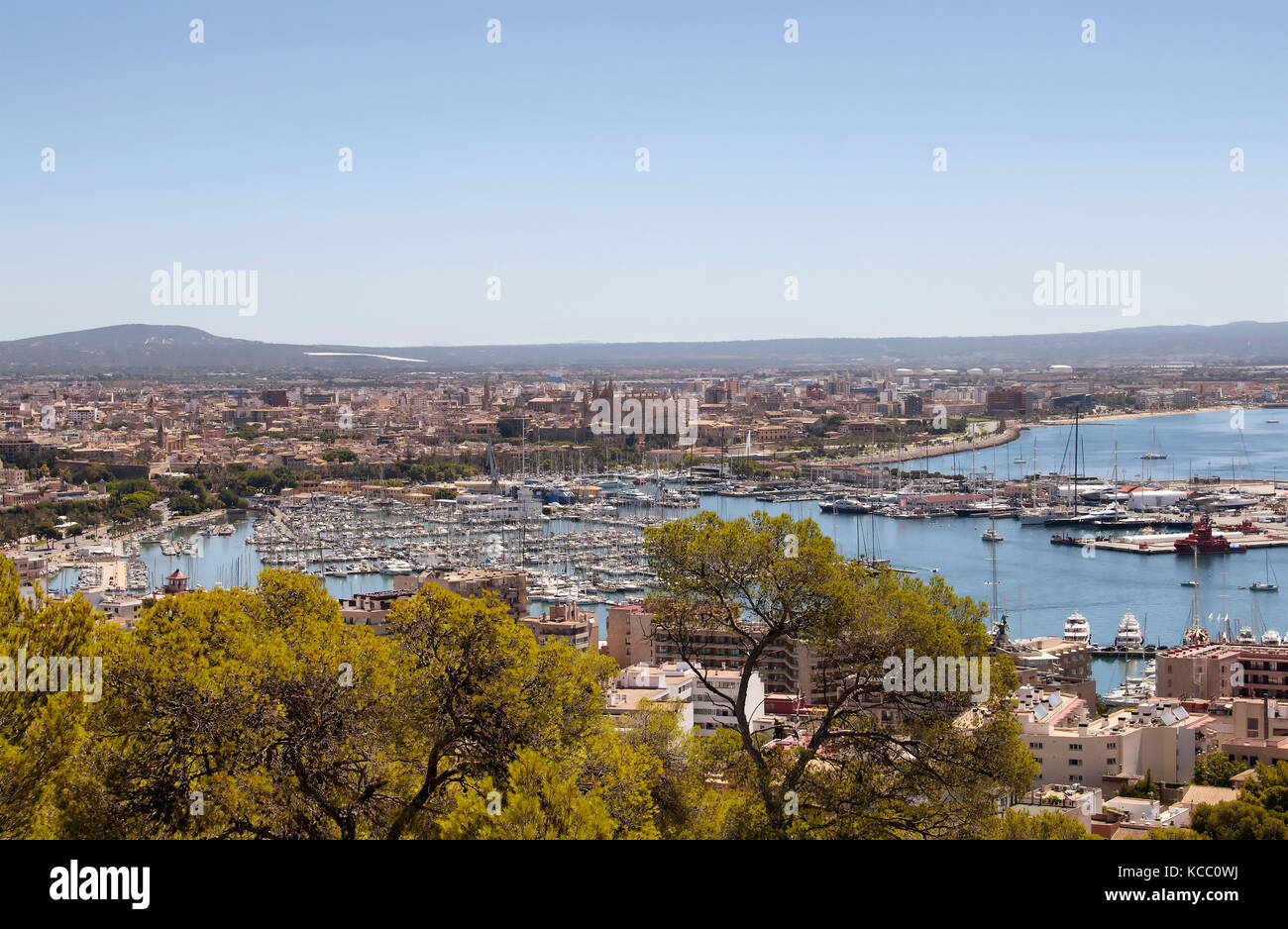 Vista aerea di palma de mallorca città da un castello chiamato castell de bellver. Foto Stock