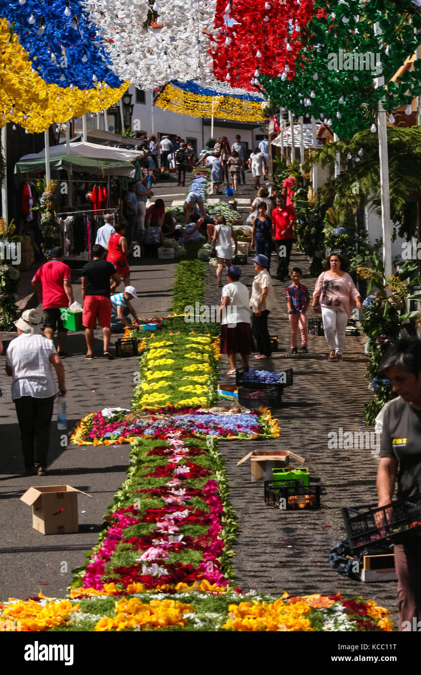 Tappeti floreali Festa Santissimo Sacramento São Jorge Foto Stock