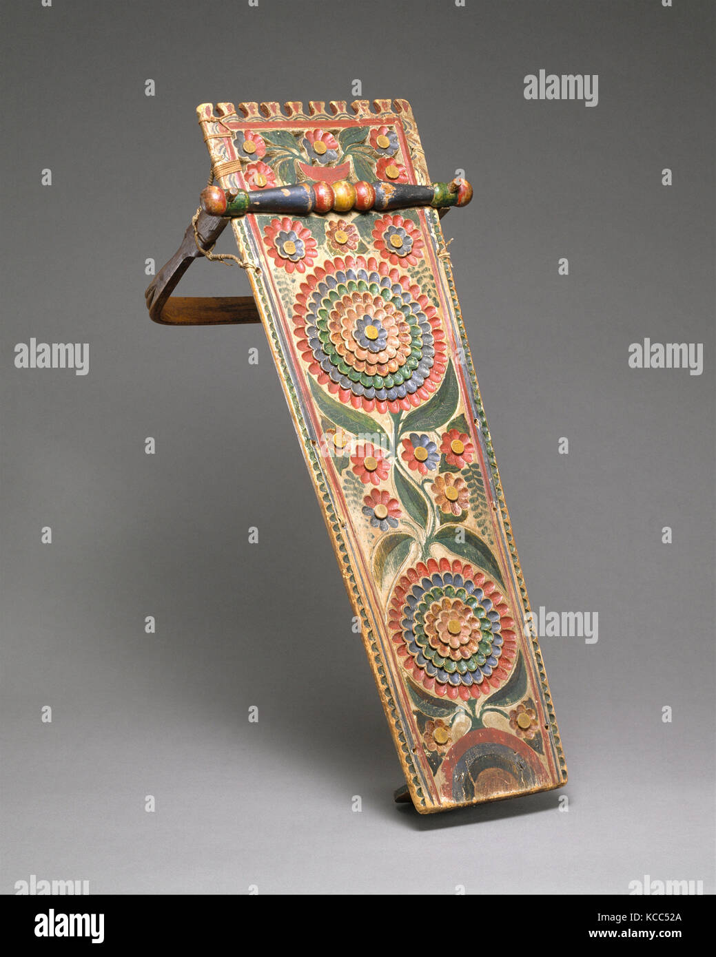 Scheda culla, ca. 1860, Canada, Québec, Mohawk, legno, cuoio, pigmento, H. 26 x W. 10 1/2 x D. 10 1/2 in. (66 x 26,7 x 26,7 cm Foto Stock