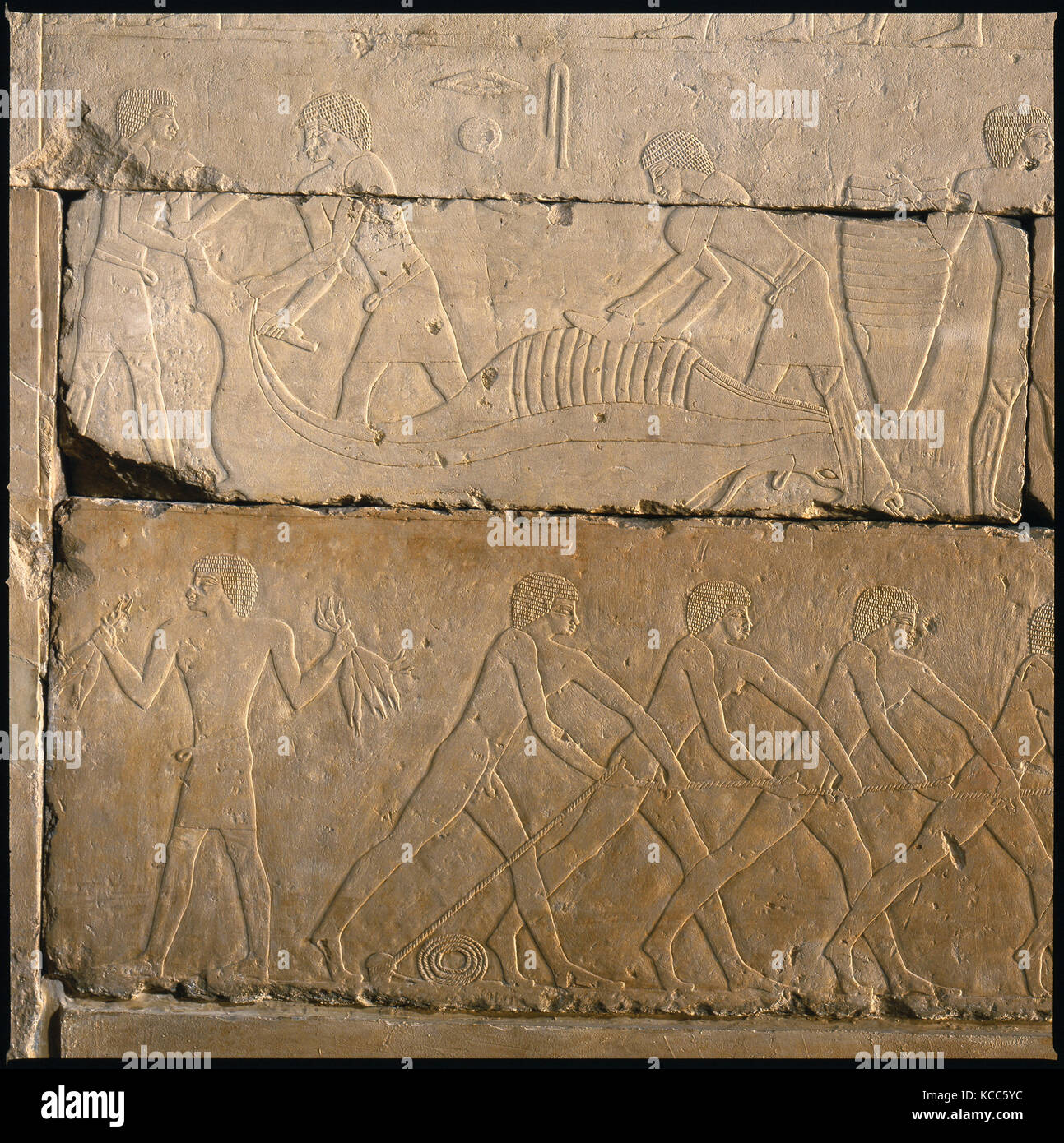 Cappella della tomba di Raemkai: Parete ovest, ca. 2446-2389 A.C. Foto Stock