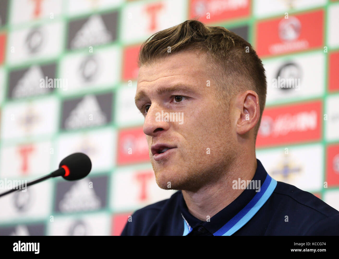 Steven Davis dell'Irlanda del Nord durante la conferenza stampa al Windsor Park, Belfast. Foto Stock