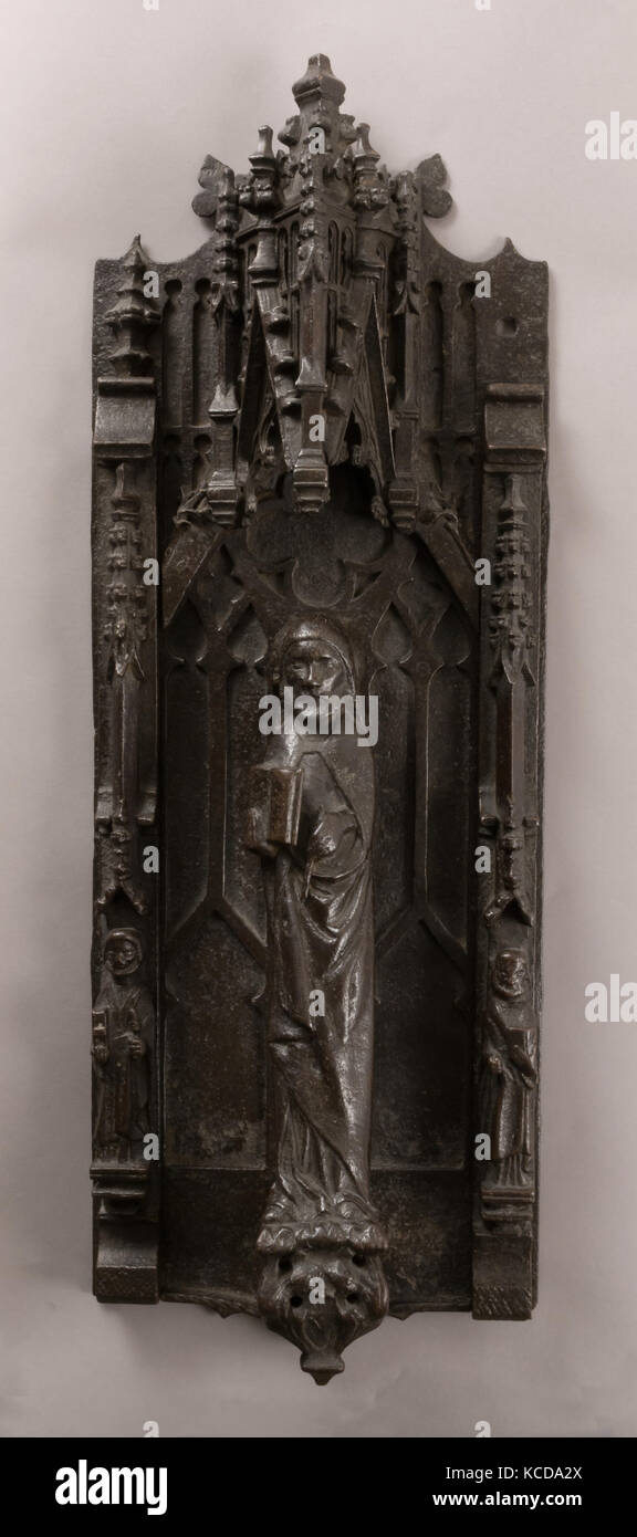 Porta respingente, del XV e XVI secolo, Europeo, ferro, complessivo: 20 1/4 x 7 x 4 3/8 in. (51,4 x 17,8 x 11,1 cm), Metalwork-Iron Foto Stock