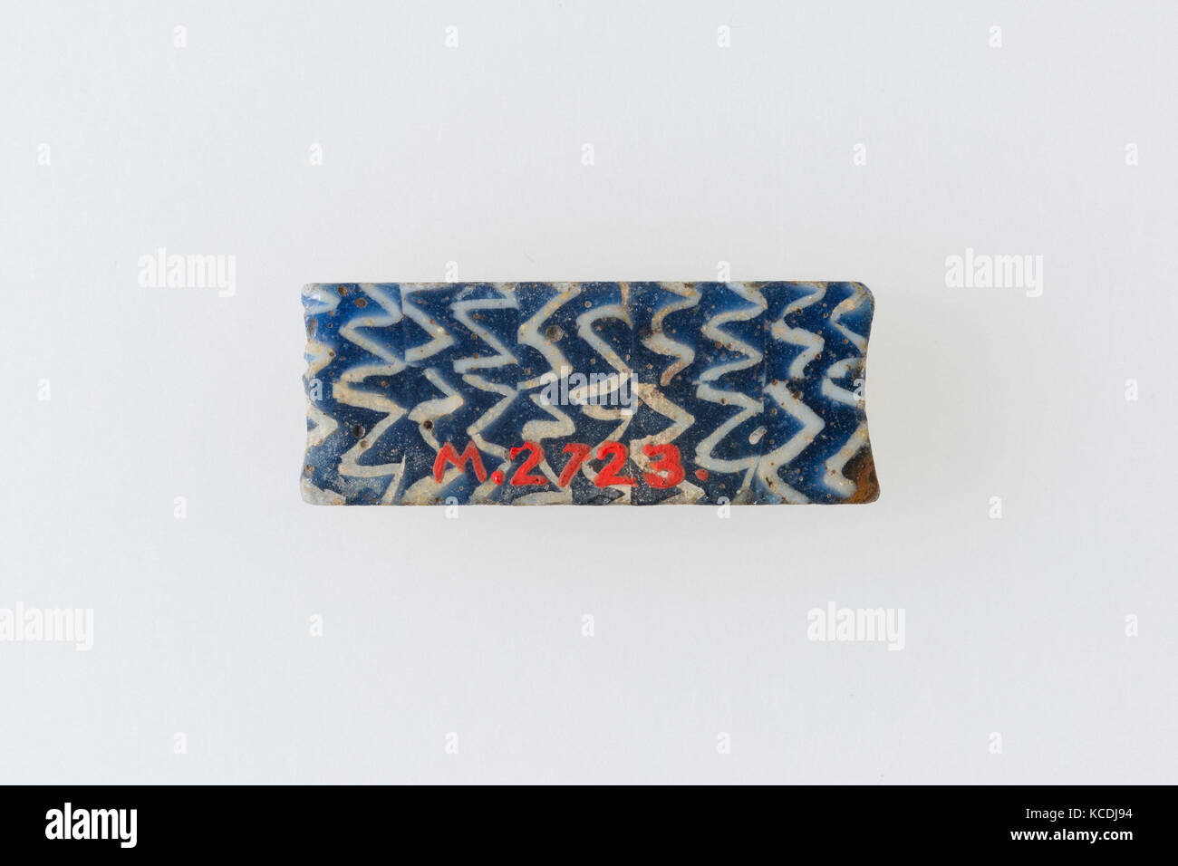 Frammento di intarsio, righe di linee a zig-zag, 200 BC-100 DC Foto Stock