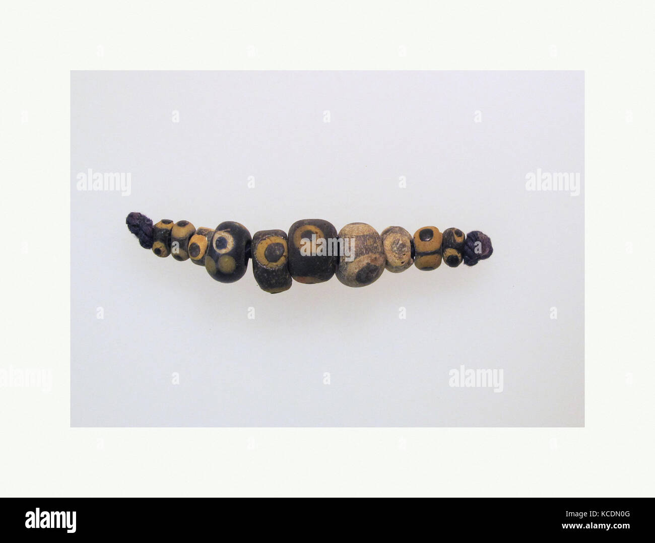 Perle, 10, vetro, altri: 2 11/16 in. (6,8 cm), vetro Foto Stock