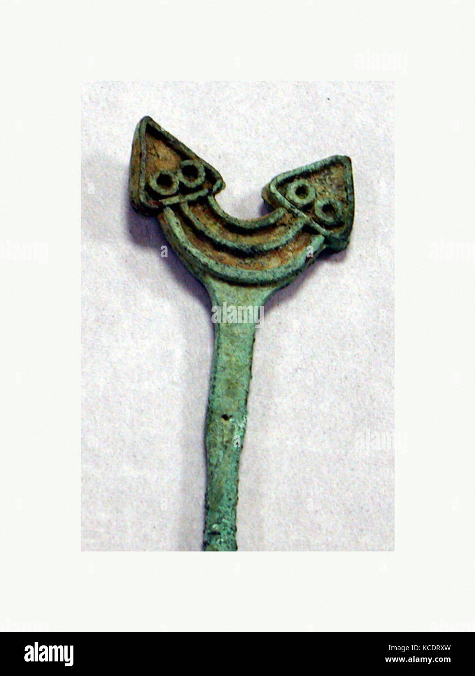 Pin, 4th-VII secolo, Perù, Recuay, Rame (cast), H. 8-1/2 in. (21,6 cm), Metal-Ornaments Foto Stock