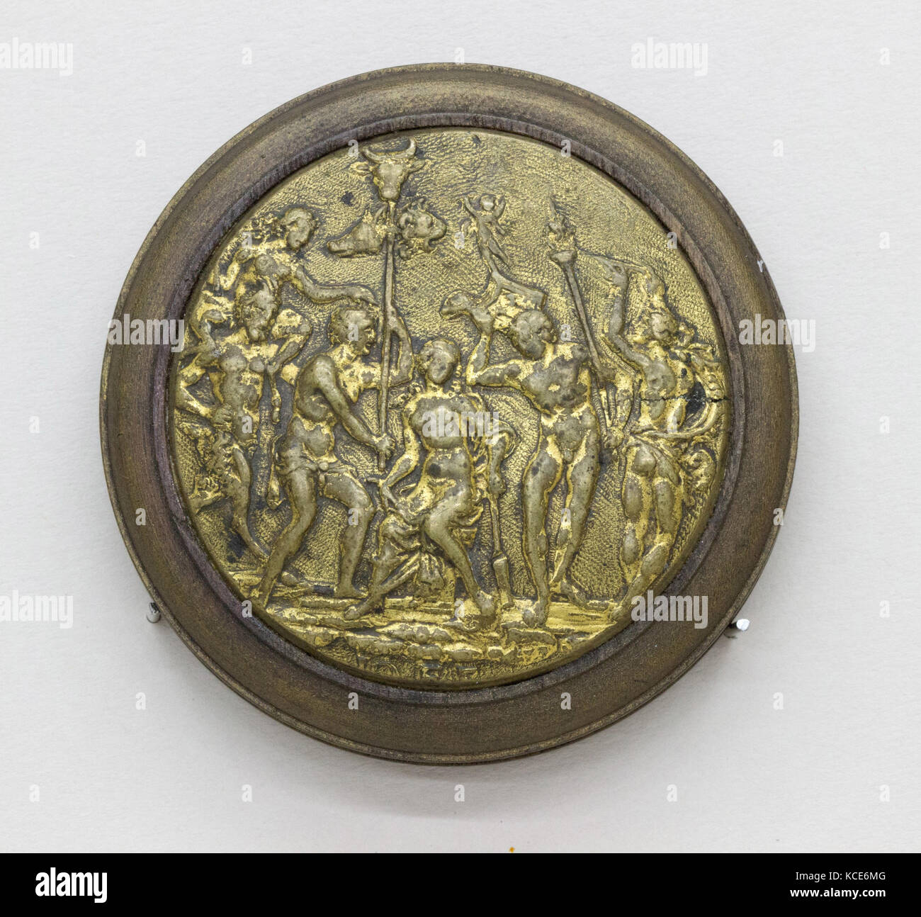 La placca di spada Pomo, ca. 1510, Nord Italiano, bronzo, oro, Diam. 2 1/2 in. (6,4 cm); Wt. 1.5 oz. (42,5 g), spade Foto Stock