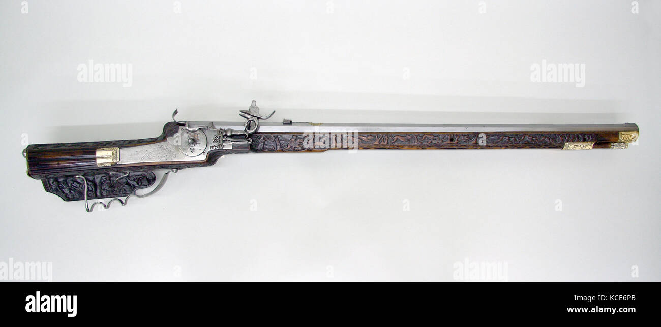 Fucile Wheellock, ca. 1670 Gmünd, Tedesco, Gmünd, acciaio, legno (noce), ottone, osso, L. 40 3/4 in. (103,5 cm); L. della canna 29 3 Foto Stock
