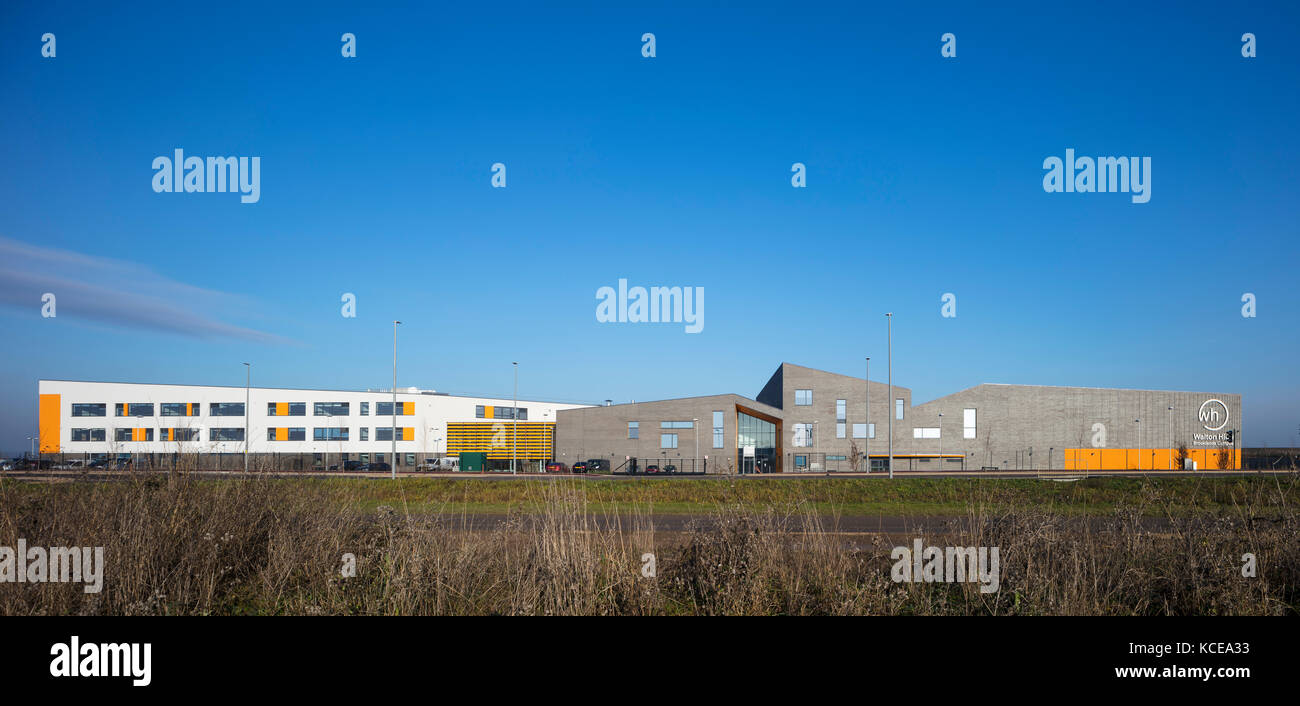 Walton alta academy, una nuova scuola secondaria per milton keynes consiglio. Il nuovo edificio a tre piani a Brooklands campus fornisce 1200 scho secondario Foto Stock