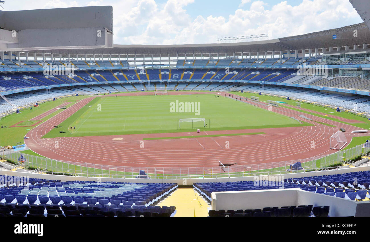 Vista di vivekananda yuba bharati krirangan(vybk) o saltlake stadium in Kolkata. vivekananda yuba bharati krirangan o saltlake stadium preparato per fifa 17 u world cup india 2017 il 4 ottobre 2017 in Kolkata. (Foto di saikat Paolo / pacific stampa) Foto Stock