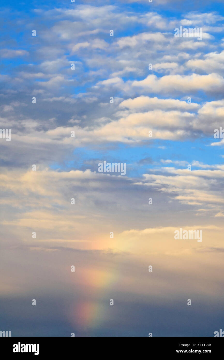 Cielo di sera con rainbow Foto Stock