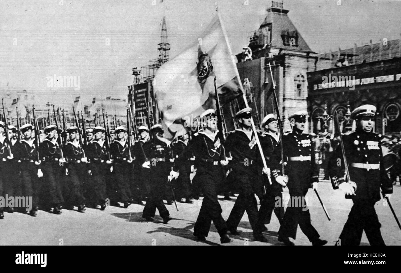 Fotografia scattata durante il giorno di maggio sfilata di 1948 a Mosca, in Russia. In data xx secolo Foto Stock