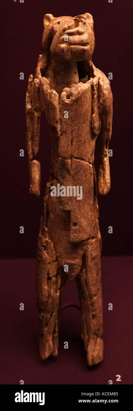 Scolpiti mammut avorio a forma di leone-man figura dalla Germania. Datato 50º secolo A.C. Foto Stock