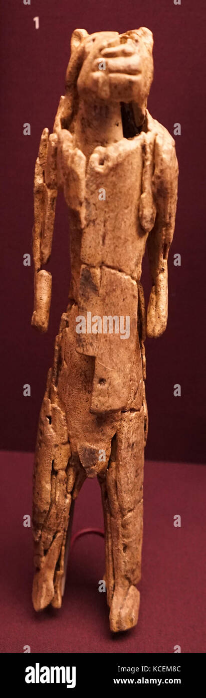 Scolpiti mammut avorio a forma di leone-man figura dalla Germania. Datato 50º secolo A.C. Foto Stock