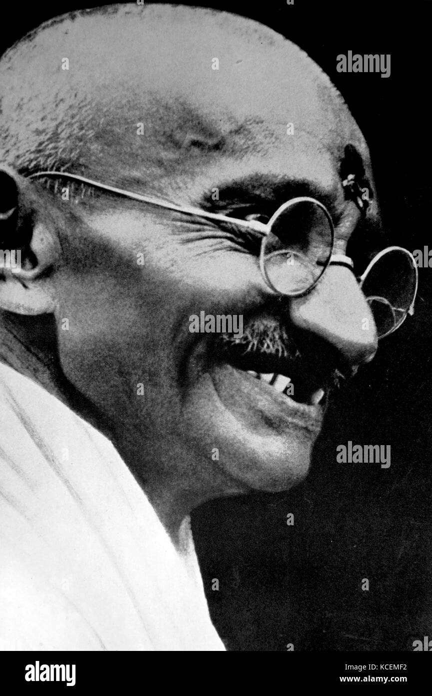 Mohandas Gandhi (1869 - 1948) era il leader preminente dell'Indiano movimento di indipendenza in British-governata India Foto Stock