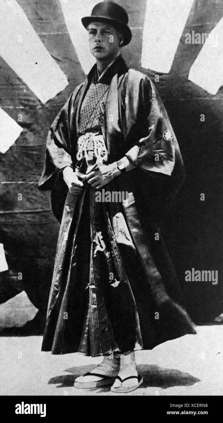 Prince Edward (più tardi re Edward VIII in giapponese abiti tradizionali durante il suo 1922 Visita in Giappone Foto Stock