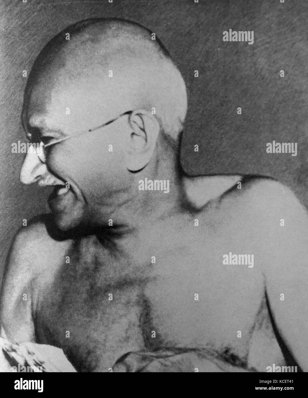 Mohandas Karamchand Gandhi (2 ottobre 1869 - 30 gennaio 1948), è stato il leader preminente dell'Indiano movimento di indipendenza in British-governata in India. Foto Stock