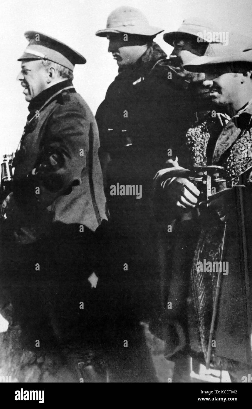 Generale José Sanjurjo y Sacanell, un generale dell'esercito spagnolo che è stato uno dei principali cospiratori in rivolta militare che ha portato alla guerra civile spagnola. Visto qui in 1925 con Francisco Franco Foto Stock