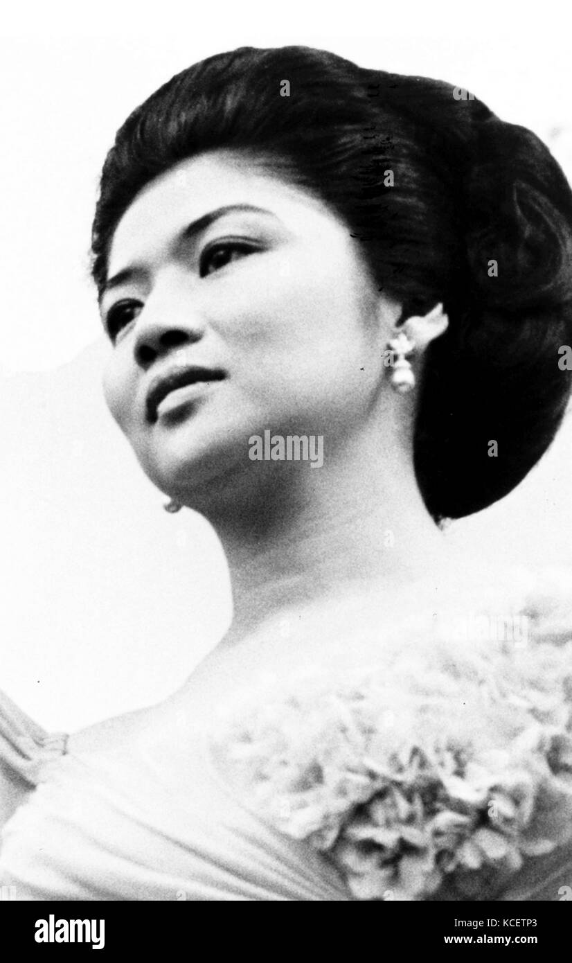 Imelda Marcos (nato il 2 luglio 1929) La vedova di Ferdinand Marcos, decimo del presidente delle Filippine. Ha servito come in primo luogo signora dal 1965 al 1986 durante la dittatura di suo marito. Nella foto nel 1966 Foto Stock