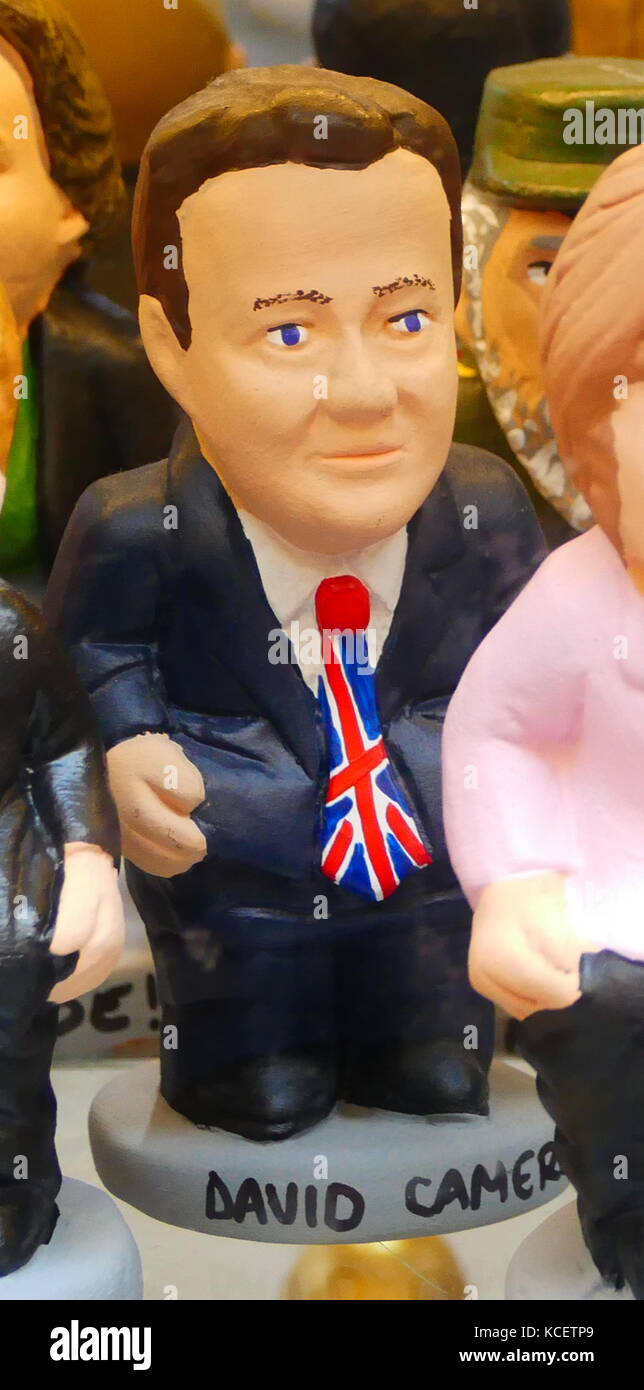 Figura in ceramica di David Cameron (nato nel 1966), uomo politico britannico conservatore, leader del partito e Primo Ministro del Regno Unito da maggio 2010 a Luglio 2016 Foto Stock