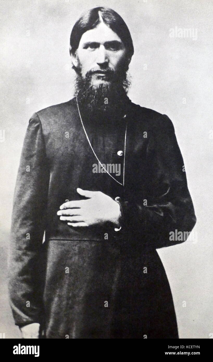 Grigori Yefimovich Rasputin (1869 - Dicembre 1916). Contadina russa, fede mistico guaritore e amico di fiducia della famiglia di Nicholas II, l'ultimo zar di Russia. Egli divenne una figura influente a San Pietroburgo, soprattutto dopo il mese di agosto 1915, quando Nicholas ha preso il comando dell'esercito combattere nella guerra mondiale I. Foto Stock