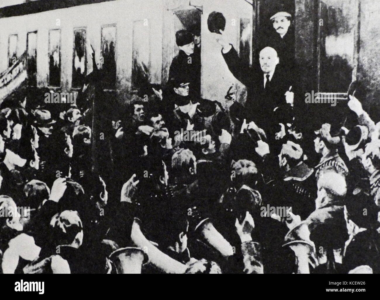 Aprile 1917; Vladimir Lenin arriva alla stazione di Finlandia a San Pietroburgo dopo il suo ritorno dall esilio per condurre i bolscevichi nel prossimo ottobre rivoluzione. Foto Stock
