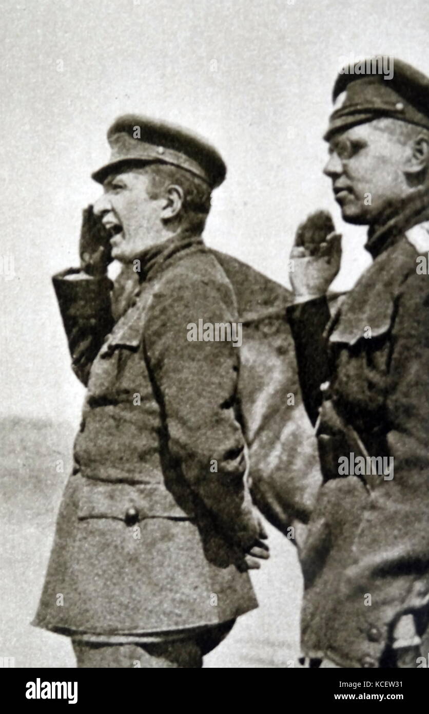 Alexander Kerensky (1881 - 1970), russo giurista e politico che ha servito come secondo il primo ministro russo dell'governo provvisorio, (luglio fino a novembre 1917. Un leader del moderato-socialista Trudoviks fazione del socialista partito rivoluzionario Kerensky era una chiave a livello politico la figura nella rivoluzione russa del 1917. Il 7 novembre, il suo governo fu rovesciato da Vladimir Lenin-led bolscevichi nella Rivoluzione di Ottobre. Egli trascorse il resto della sua vita in esilio Foto Stock