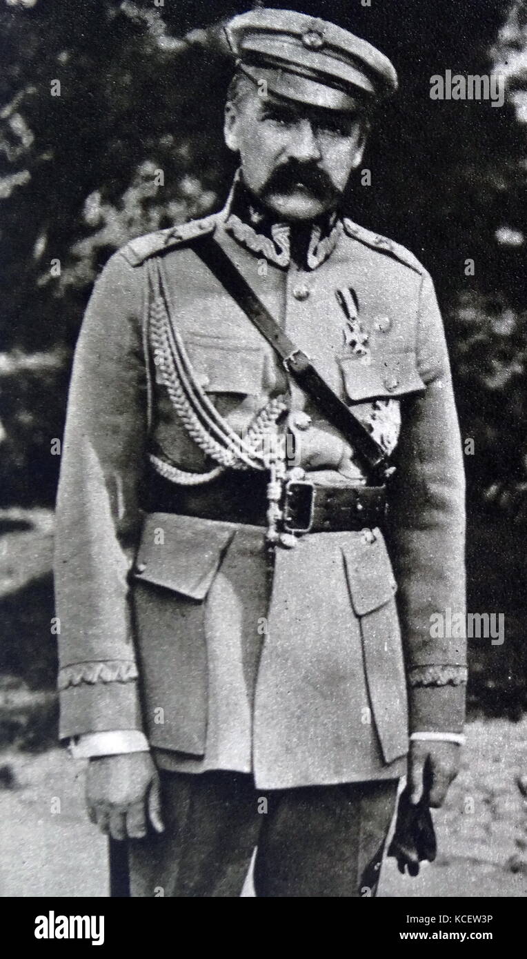 Józef Klemens Pilsudski[a] (5 dicembre 1867 - 12 Maggio 1935). Statista polacco; egli era il capo di stato (1918-22), "primo Maresciallo di Polonia" (dal 1920), e leader de facto (1926-35) della Seconda repubblica polacca Foto Stock