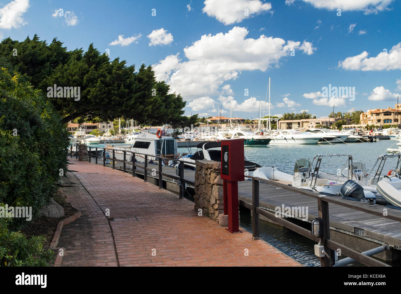 Porto Cervo, Sardegna. yacht club costa smeralda Foto stock - Alamy