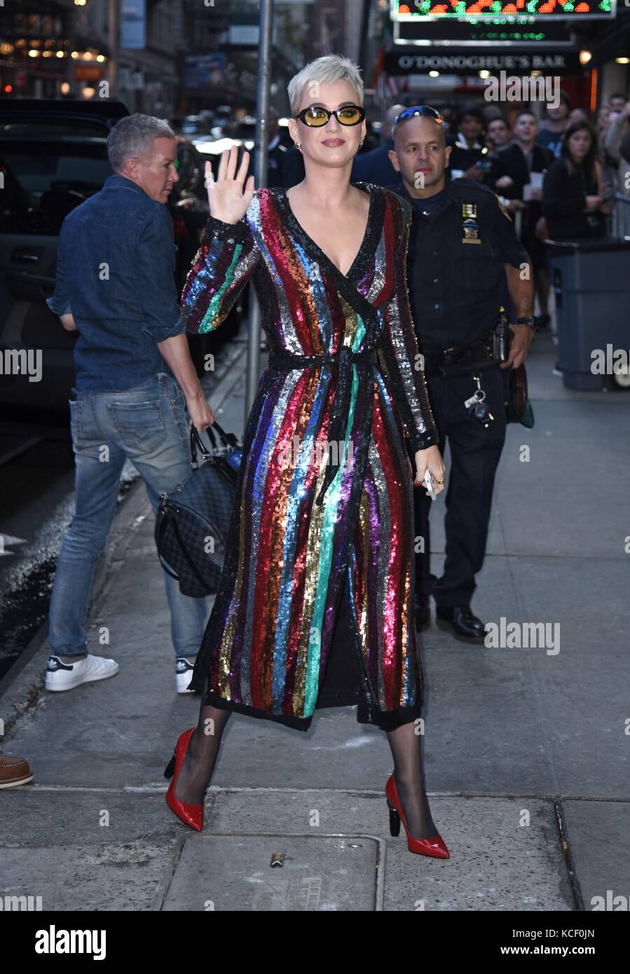 New York, New York, Stati Uniti. 4 ottobre 2017. Katy Perry, visto a Good Morning America per promuovere American Idol Out and About for Celebrity Candds - MER, New York, NY 4 ottobre 2017. Crediti: Derek Storm/Everett Collection/Alamy Live News Foto Stock