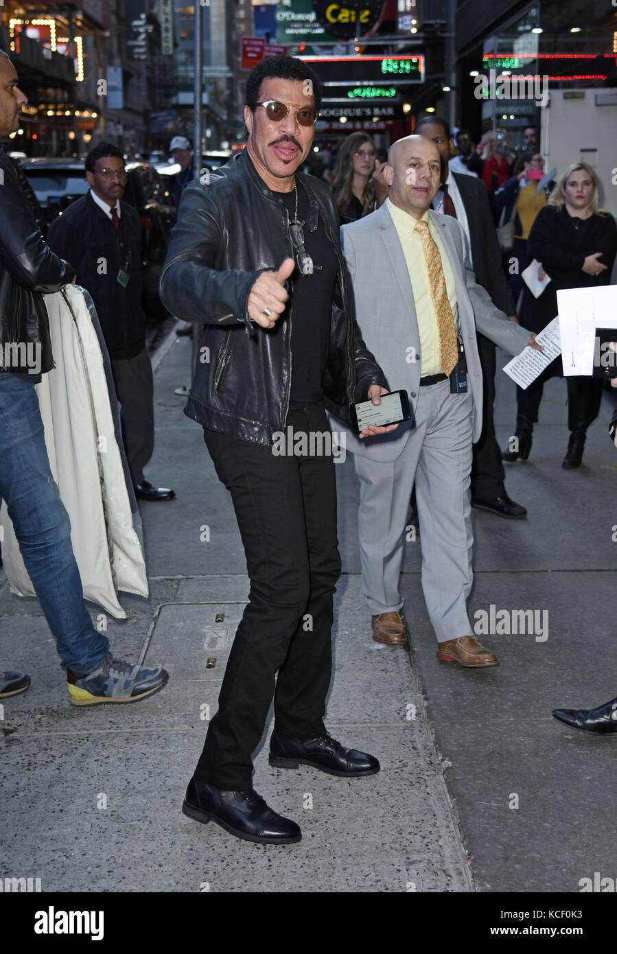 New York, New York, Stati Uniti. 4 ottobre 2017. Lionel Richie, visto a Good Morning America per promuovere American Idol Out and About for Celebrity Candds - MER, New York, NY 4 ottobre 2017. Crediti: Derek Storm/Everett Collection/Alamy Live News Foto Stock