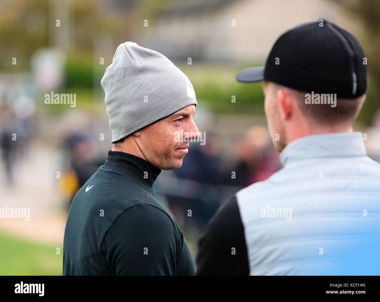 St Andrews Fife, Scozia, Regno Unito. 4 Ottobre, 2017. Rory McIlroy e Connor Syme giocare una pratica round a Alfred dunhill Cup,St Andrews Fife Scozia,uk mercoledì 4 ottobre 2017 Credit: Derek Allan/Alamy Live News Foto Stock