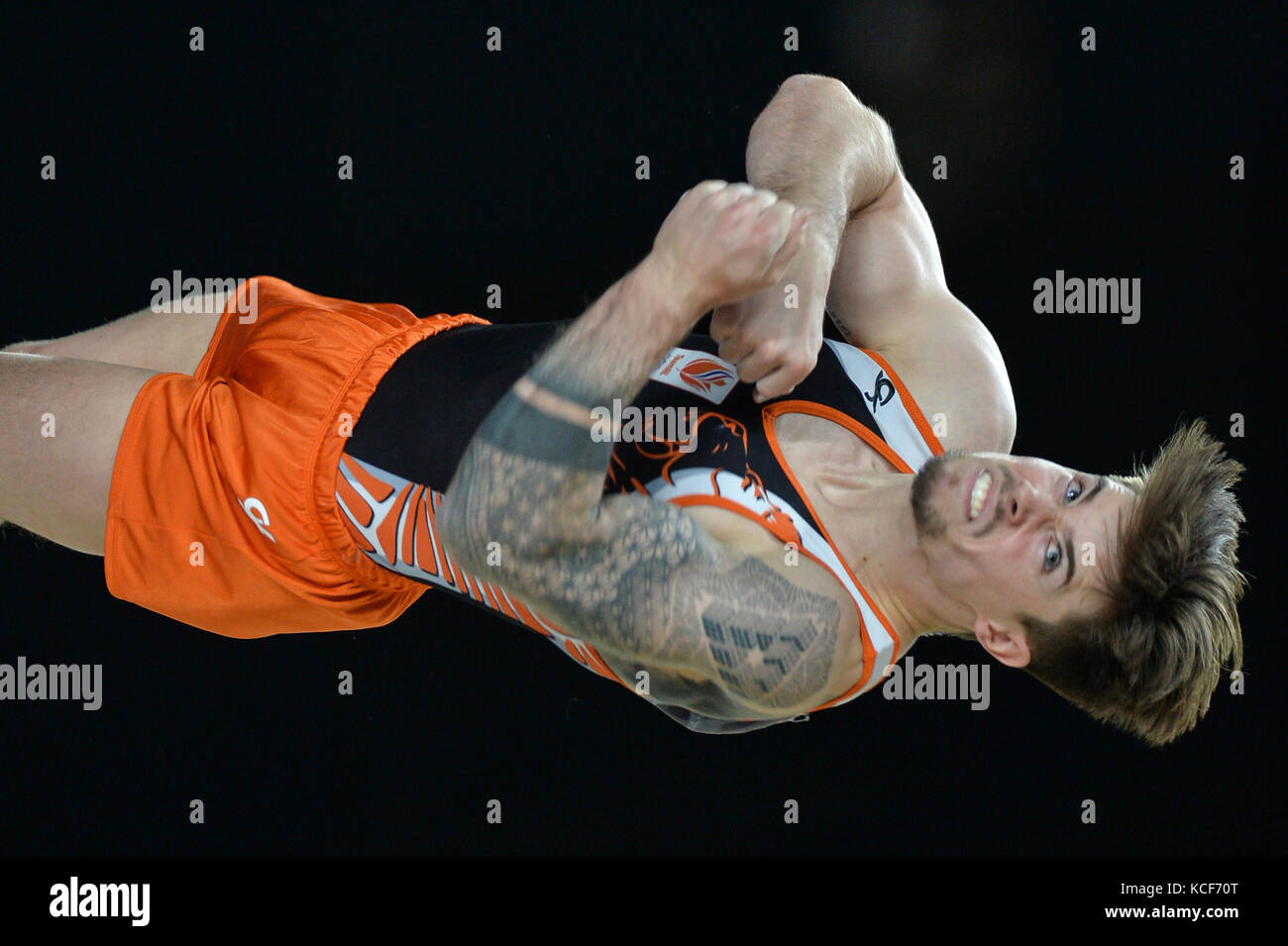 Montreal, Quebec, Canada. 3° Ott, 2017. CASIMIR SCHMIDT, dai Paesi Bassi, compete l'esercitazione del pavimento durante la seconda giornata di gara svoltasi nello Stadio Olimpico di Montreal, Quebec. Credito: Amy Sanderson/ZUMA filo/Alamy Live News Foto Stock